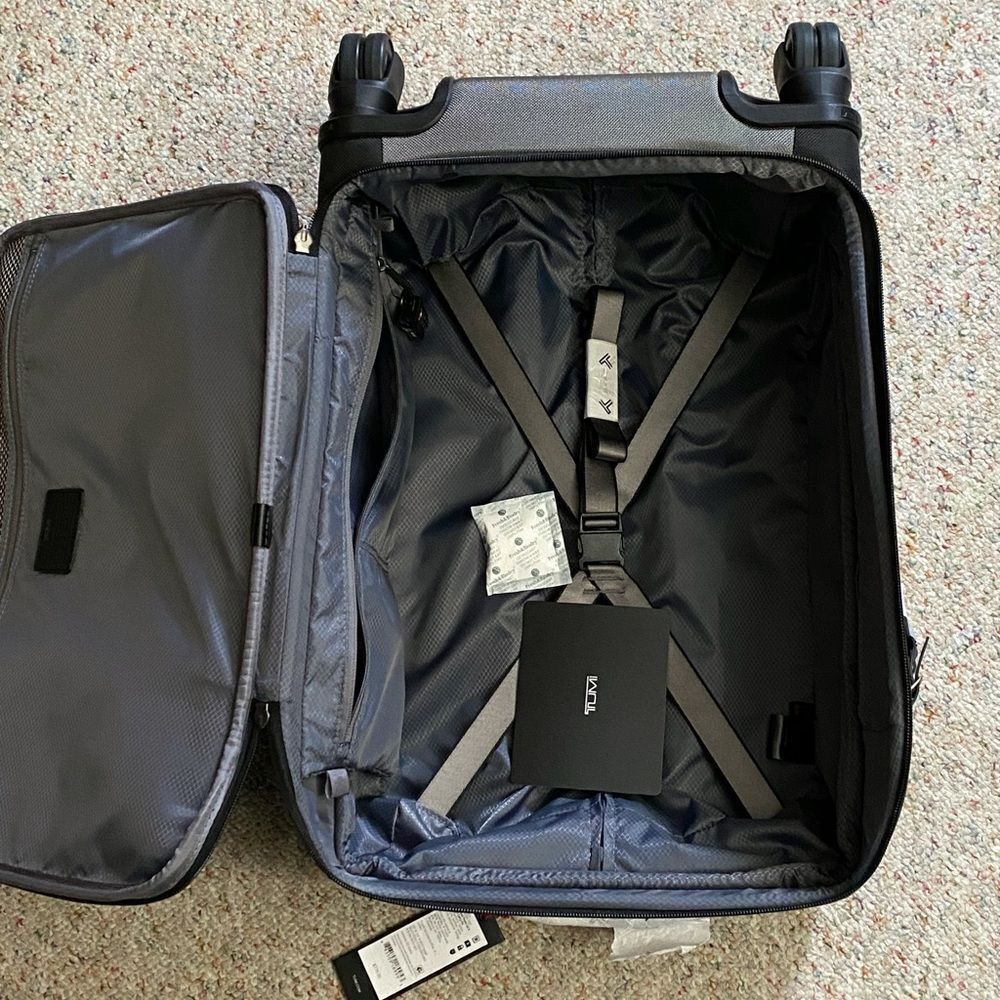 TUMI Merge International Front Lid Four-Wheel Carry-On - Picture 10 of 14